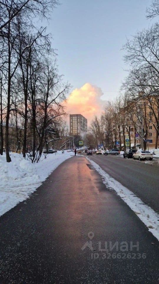 ПИШИТЕ, ЕСЛИ НЕ ДОЗВОНИЛИСЬ!
Просьба риелторов не беспокоить.
Просмотры по договорённости. Звоните, пишите, обо всём договоримся!
Сдаётся НОВАЯ, абсолютно ЧИСТАЯ квартира, в которой никто не жил! Аренда на длительный срок от полугода!
Для кого: Для семьи с детьми, пары или ответственного, аккуратного человека.
 Мебель: Квартира без мебели, но мы В ПРОЦЕССЕ ЗАКУПКИ! Готовы обсудить ВАШИ пожелания;)
 Идеальное состояние: Не нужно делать ремонт — можно заезжать и обживать.
 Свет и тишина: Окна выходят во двор на детский сад, школу — уютно, зелено и тихо. Никакого шума с дороги.
 Простор: Уникальная планировка с большой жилой комнатой (21 м²) и отдельной кухней (13 м²). Есть лоджия.
 Отличная локация: 10 минут пешком до ст.м. Измайловская. Рядом — огромный Измайловский лесопарк для прогулок и спорта! — фото 4